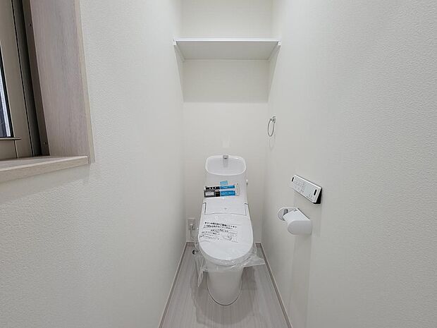 〜WC〜　建物プラン例　快適なトイレタイムに欠かせない温水洗浄便座つきトイレ。1階と2階に設置しているので、慌ただしい時間帯も安心です。