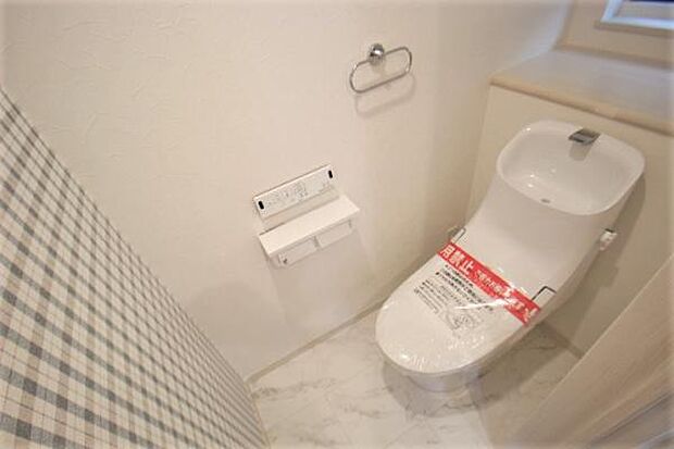 ◎掃除も簡単！アクアセラミックのウォシュレットトイレです！（1階）◎つるつる感が100年続くそうです！
