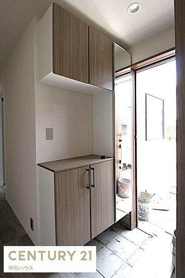 姿見付シューズBOX＋扉付き土間収納あり