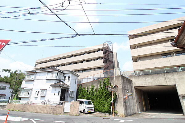 apartment 埼玉県東松山市箭弓町１丁目4-5
地図を見る