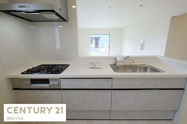 2号棟◎浄水機一体型システムキッチン！◎コンロ下のスライドキャビネットは大容量で満足の使い勝手です！