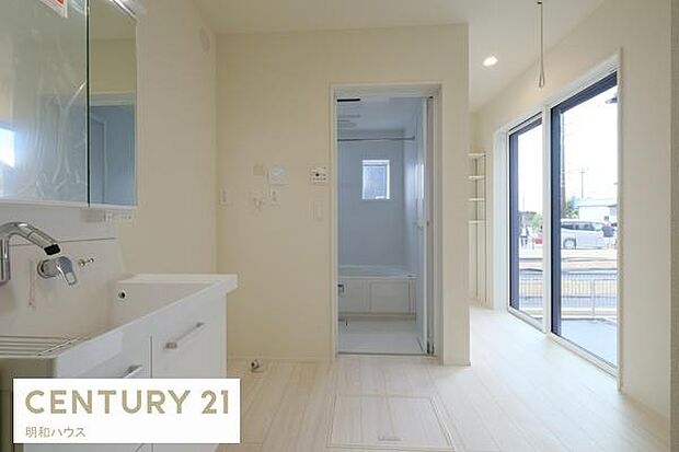 2号棟は室内物干し付き大型洗面室です♪