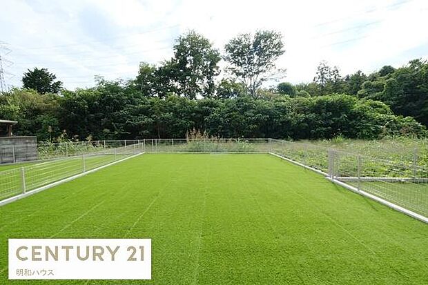 3・4号棟は人工芝のお庭があります♪