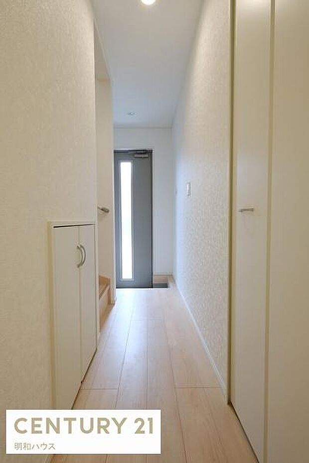 1階ホールには収納があります