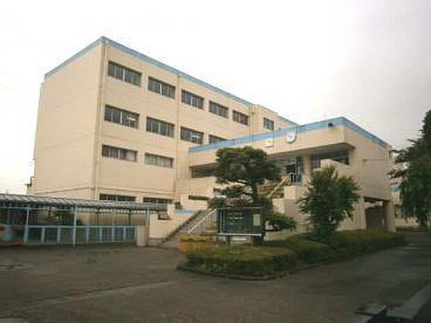 坂戸市立城山中学校まで1000m