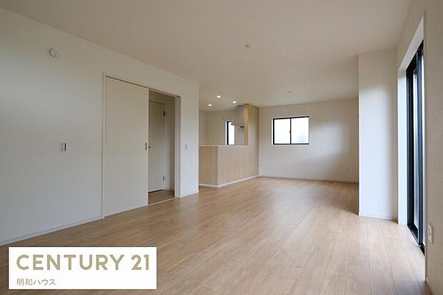 2号棟◎ゆとりあるLDK22帖!◎一日の出来事を語らう家族団欒のひとときを♪