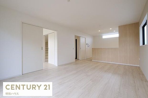 1号棟 LDK17帖◎家族の笑顔が溢れる憩いの空間◎対面キッチンからリビングの様子を見渡せます!