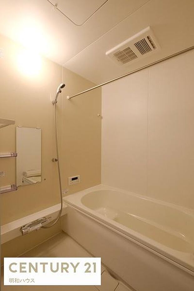 冬場も安心な追炊き・浴室暖房乾燥機付き!