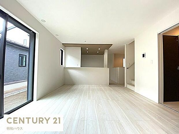 折下天井が引き立つリビング!