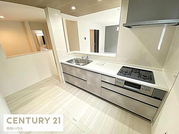 2号棟◎浄水機一体型システムキッチン!◎コンロ下のスライドキャビネットは大容量で満足の使い勝手です!