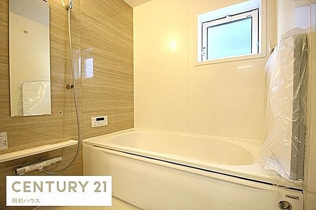 寛ぎの浴室暖房乾燥機付1坪バス！