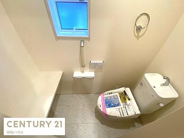 1階シャワートイレ！（収納＋手すりあり）