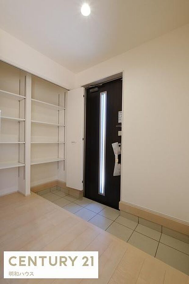 可動棚付きシューズインクローク