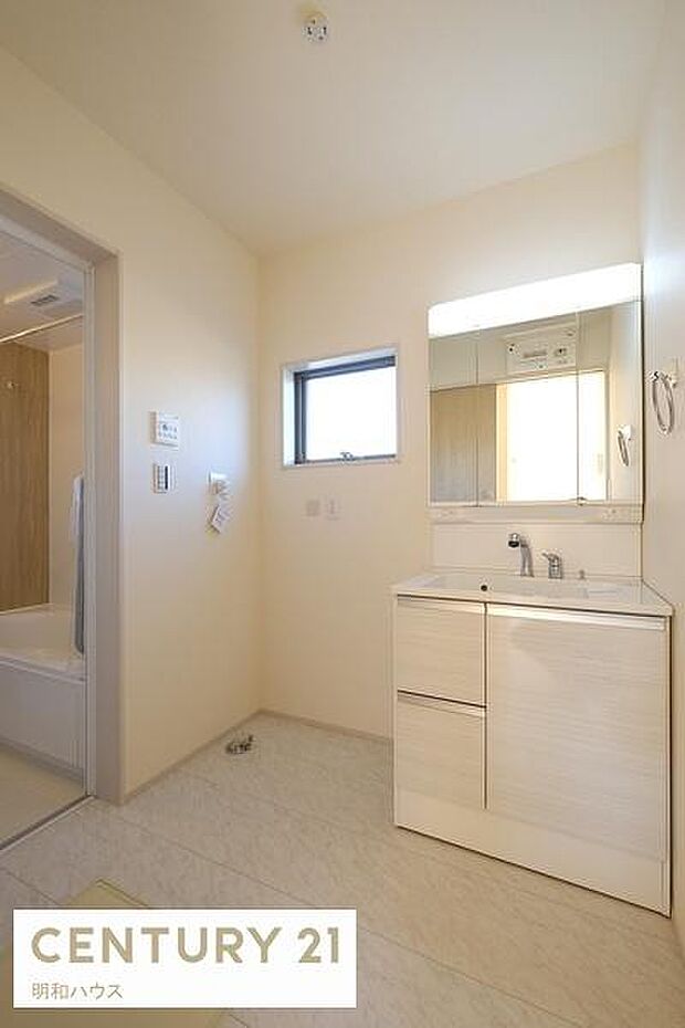 三面鏡付きシャンプードレッサー