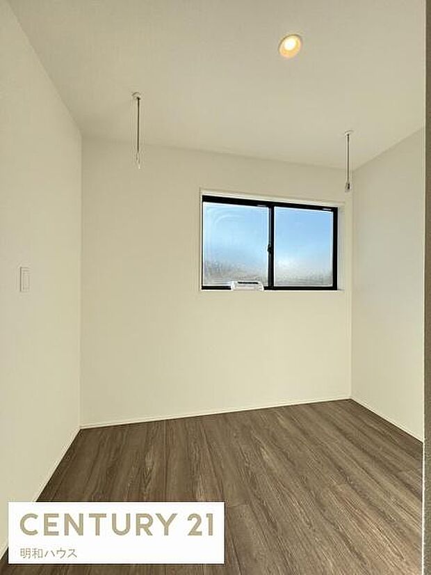 2号棟 室内物干し付きサンルーム