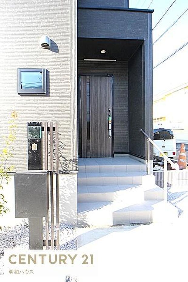 4号棟・電池錠付き玄関ドア！