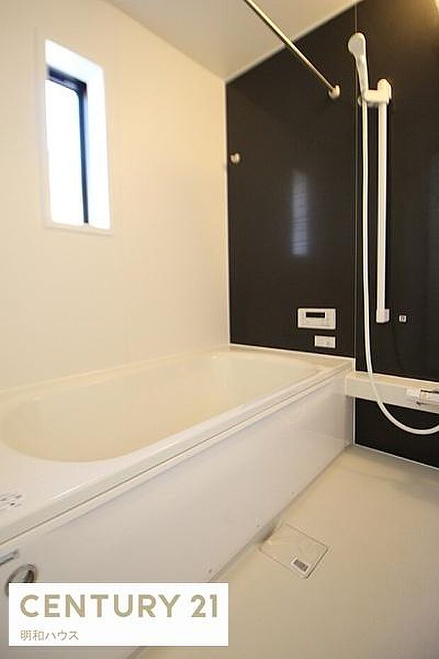 冬場も安心な追炊き・浴室暖房乾燥機付き!