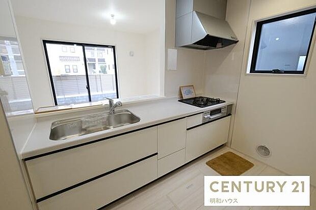 1号棟◎浄水機一体型システムキッチン!◎コンロ下のスライドキャビネットは大容量で満足の使い勝手です!