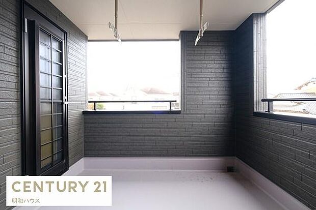 1号棟・急な雨も安心なインナーバルコニー