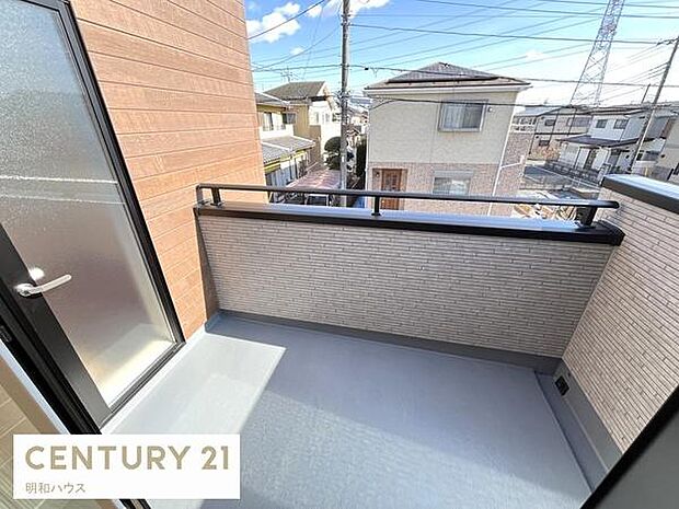 2部屋からバルコニーへ！