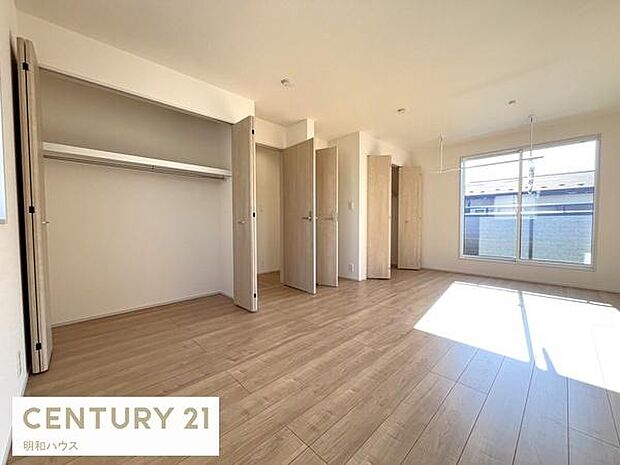 ◎将来2つの部屋にアレンジできる11帖可変型洋室！※間仕切り壁工事は別途有償◎室内物干しがあり花粉や雨から洗濯物を守ります！