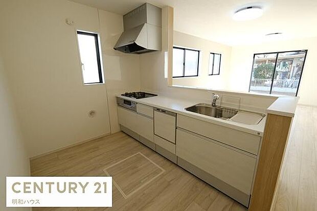 1号棟は白を基調としたキッチンです♪