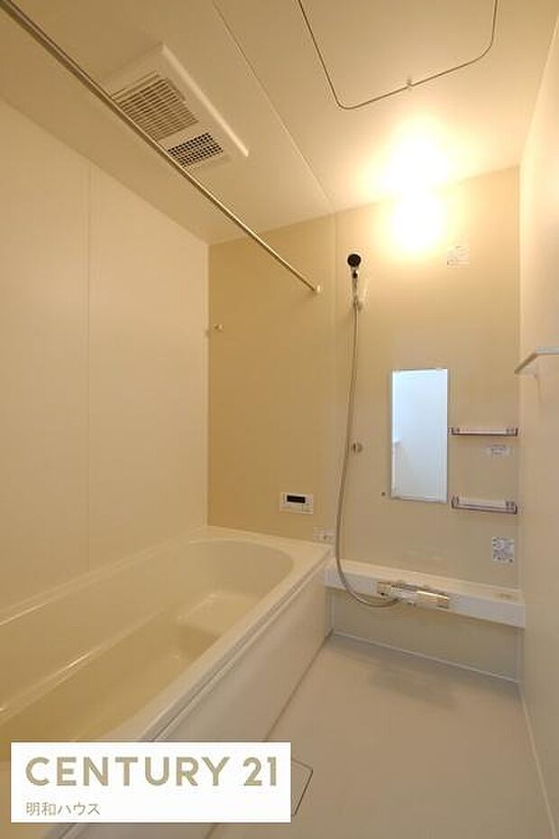 冬場も安心な追炊き・浴室暖房乾燥機付き!