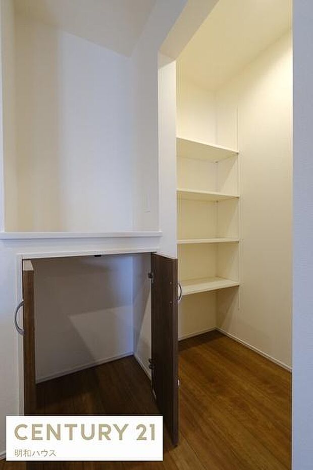 3号棟◎キッチン横にはストック品の保管に便利なパントリーが付いています!