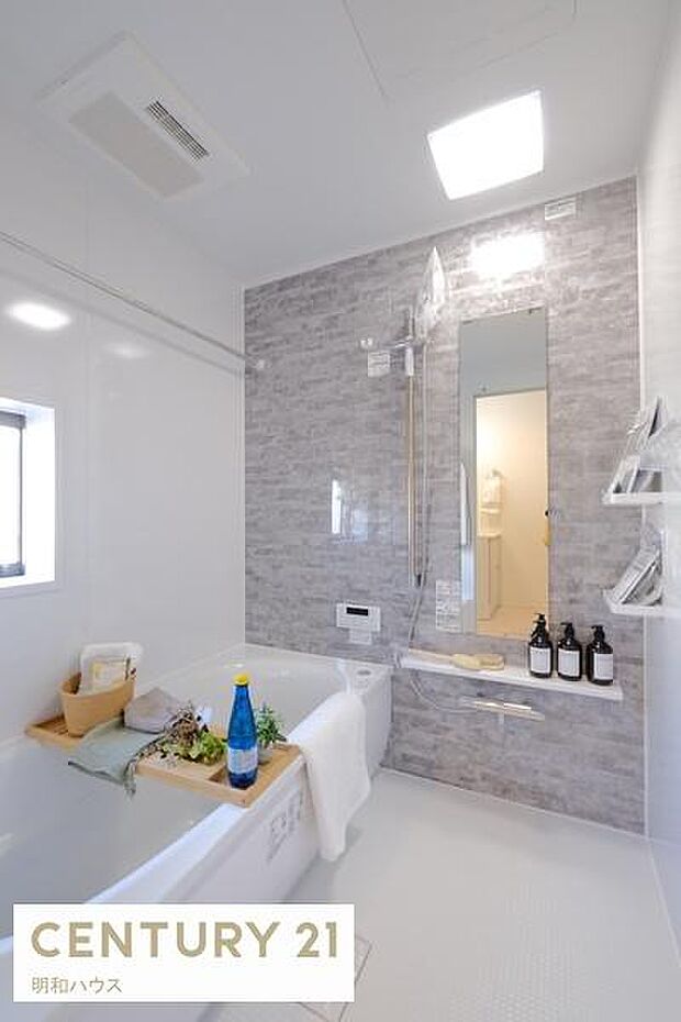 冬場も安心な追炊き・浴室暖房乾燥機付き!