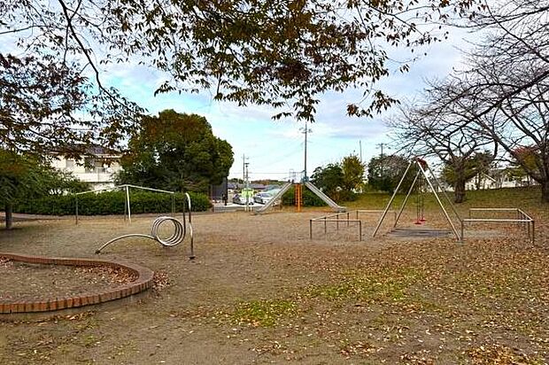 五領児童公園まで137m