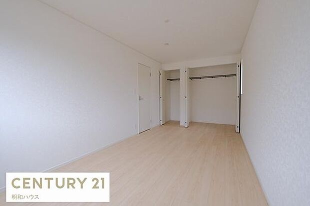 洋室9帖+クローゼット