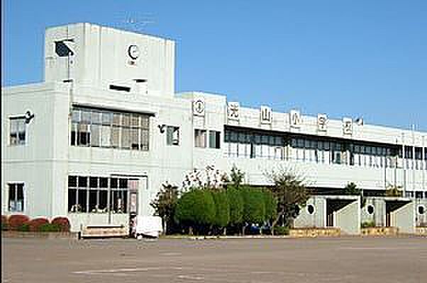 毛呂山町立光山小学校まで620m