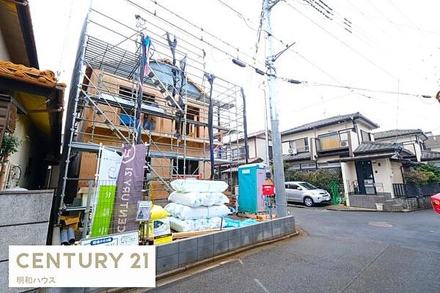 人感センサー付き玄関灯＋防犯カメラ！