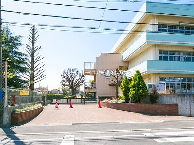 坂戸市立南小学校まで74m