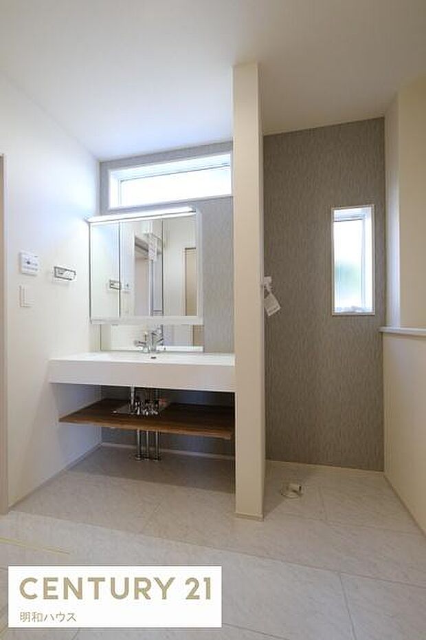 スタイリッシュなオープンサニタリー！