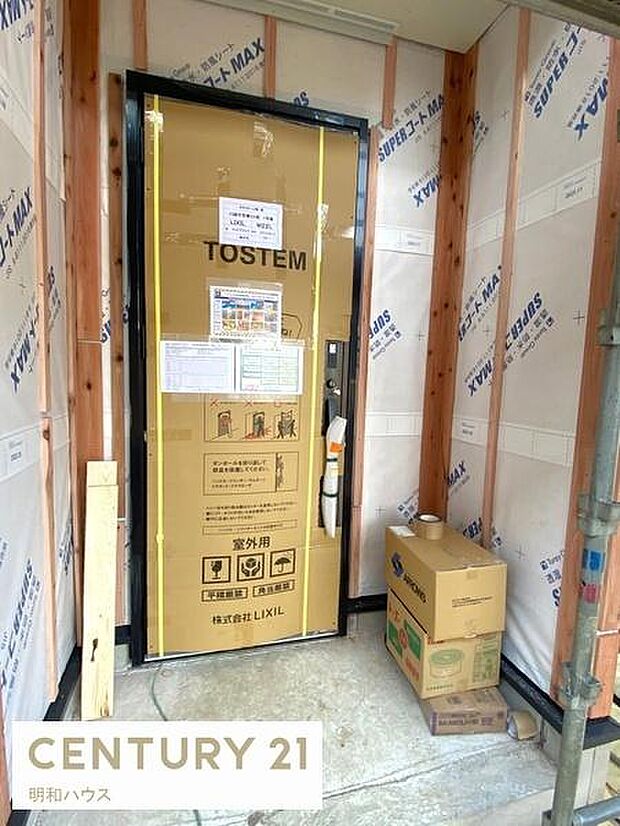 ピッ♪と開閉！電池錠付き玄関ドア！