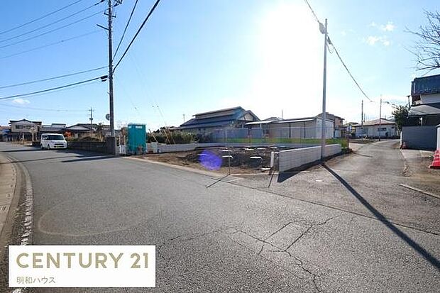 車通りが少なく車庫入れも安心です!