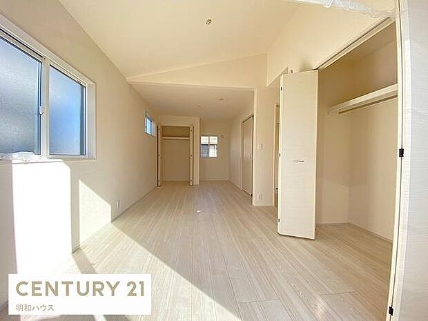 ◎将来2つの部屋にアレンジできる10.5帖可変型洋室！※間仕切り壁工事は別途有償◎室内物干しがあり花粉や雨から洗濯物を守ります！