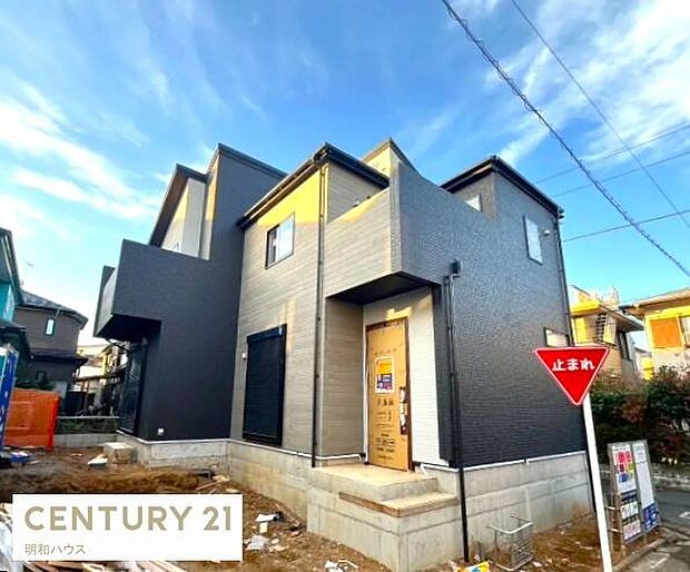 全室南向き!温かみのある木調素材の家!