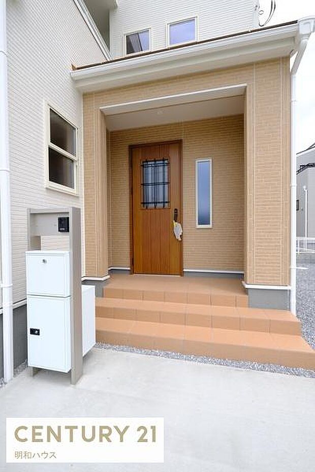 便利な宅配ボックス付いてます♪