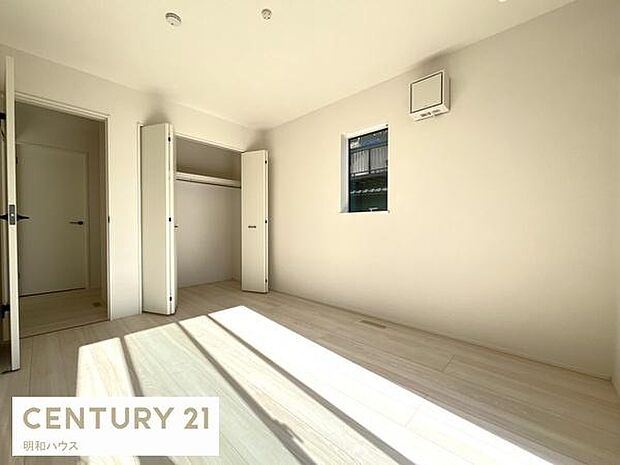 南東側洋室6帖！室内物干しあり！