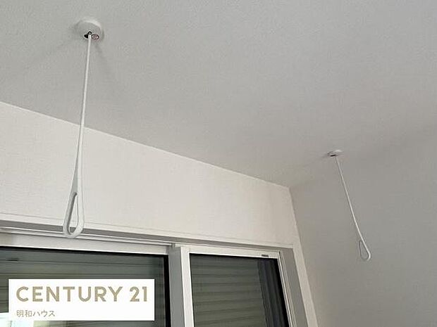 花粉や雨の心配のいらない室内物干し！