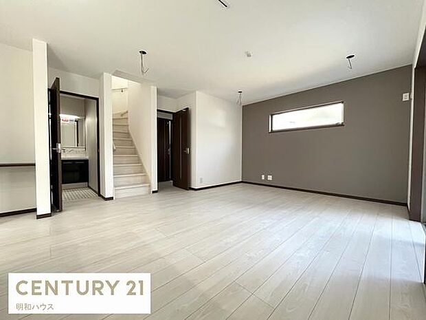 家族を身近に感じるリビングイン階段！