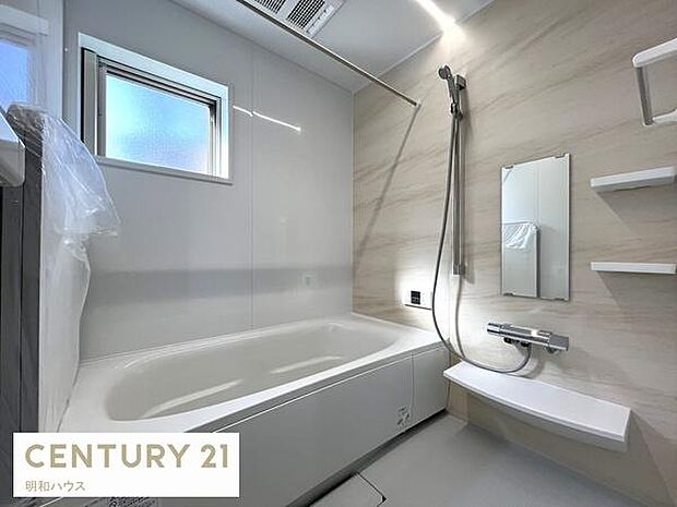 疲れを癒す浴室暖房乾燥機付バス！