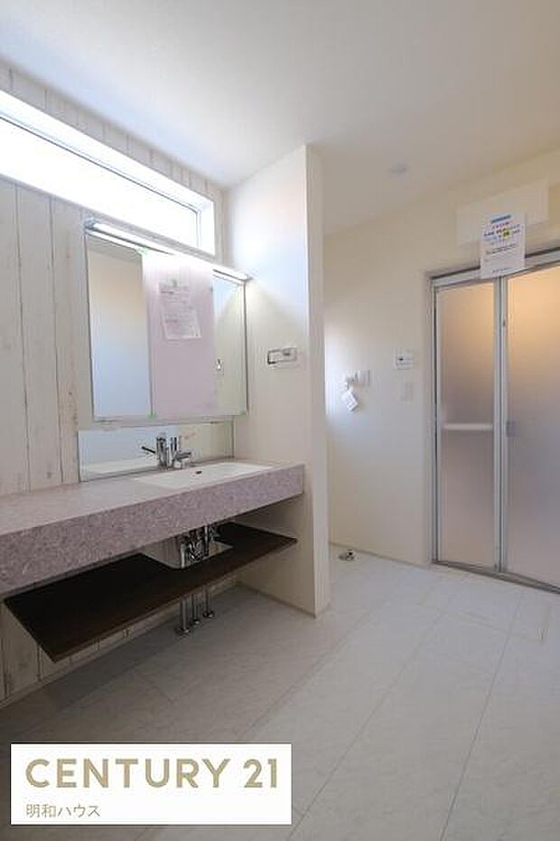 スタイリッシュなオープンサニタリー！