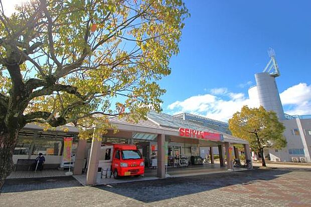 西友鳩山ニュータウン店まで129m