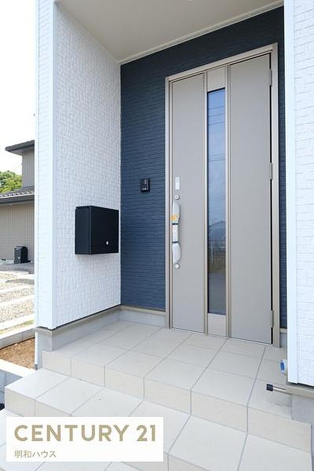 1号棟 シルバーのWロック玄関ドア
