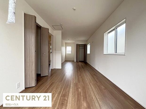 1号棟◎将来2つの部屋にアレンジできる10.5帖可変型洋室!※間仕切り壁工事は別途有償◎室内物干しがあり花粉や雨から洗濯物を守ります!