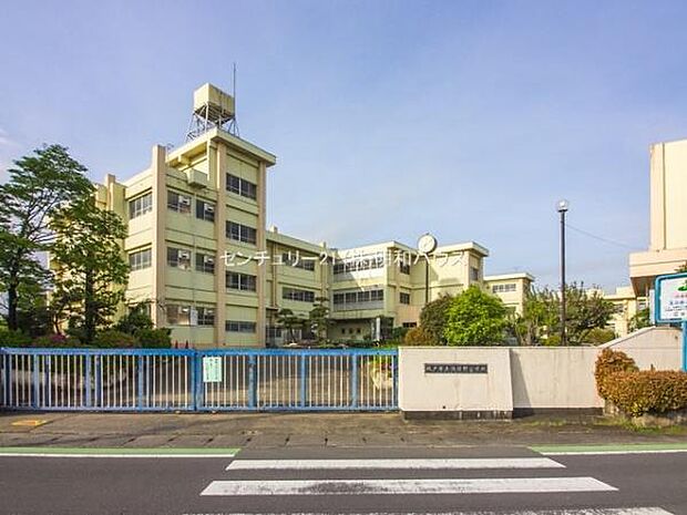 坂戸市立浅羽野小学校まで750m
