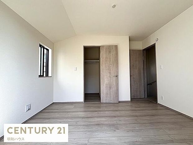 洋室6.25帖＋W-クローゼット！